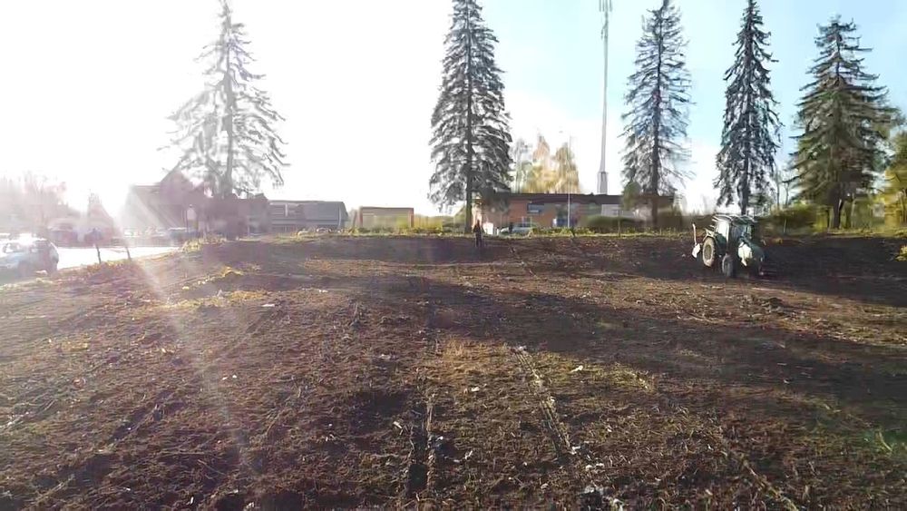 Czyszczenie działek mulczowanie krzaków rekultywacja koparki ziemia