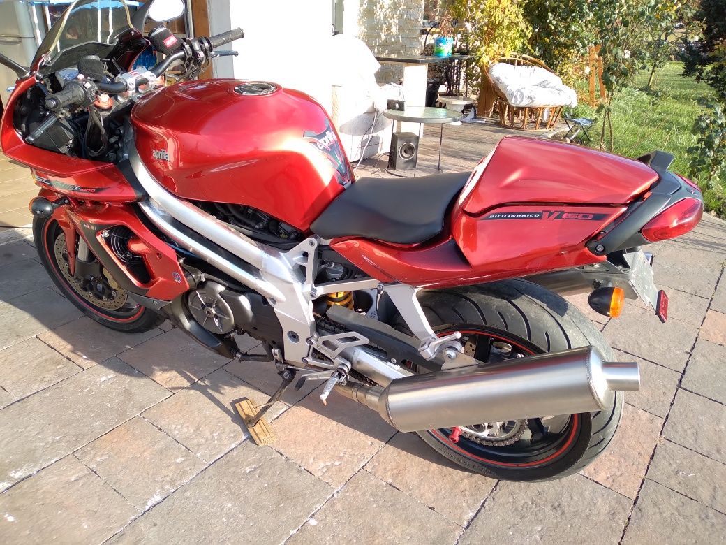 Aprilia SL 1000 Falco, Transport caly kraj