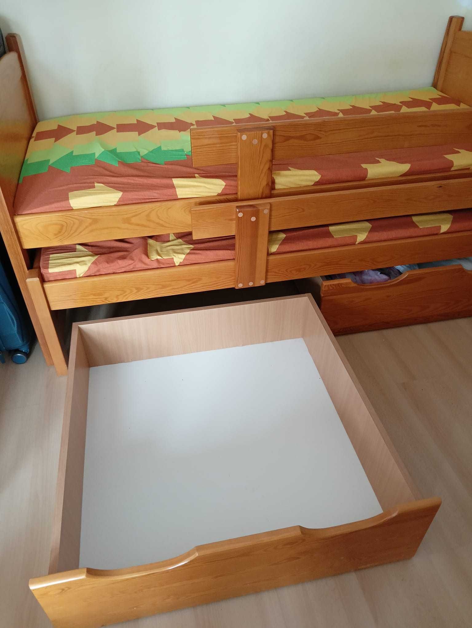 Łóżko sosnowe podwójne piętrowe dla 2 dzieci z materacami i szufladami
