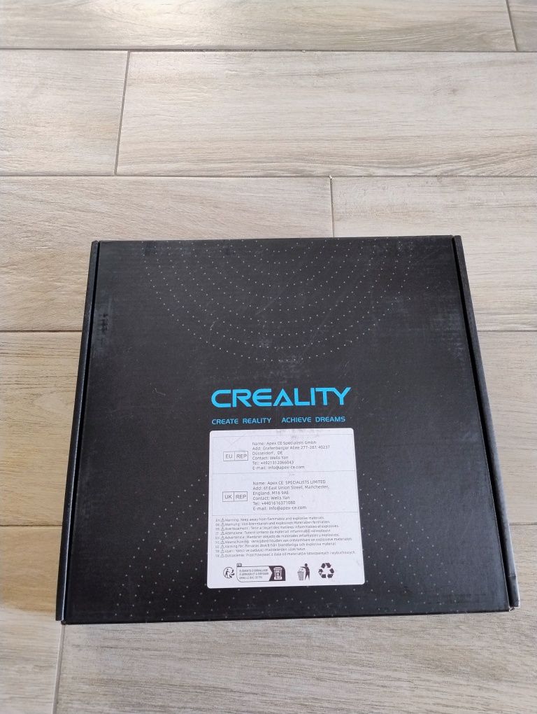 Podkładka CREALITY 3D szkłoSzyba Ender 235 x 235 mm.

Oryginalna podkł