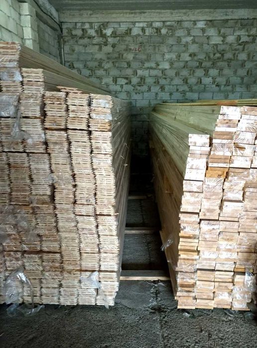 Купити будівельну сосну 1 сорту зі складу