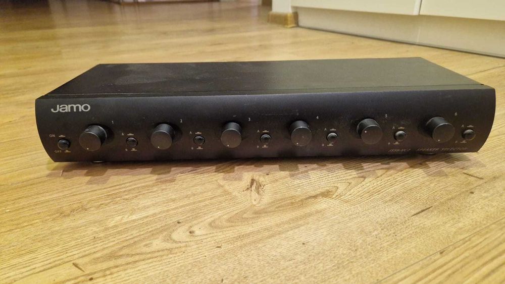 audiofilski selektor audio JAMO JSS6-VC2 - 2 źródła, 6 stref stereo