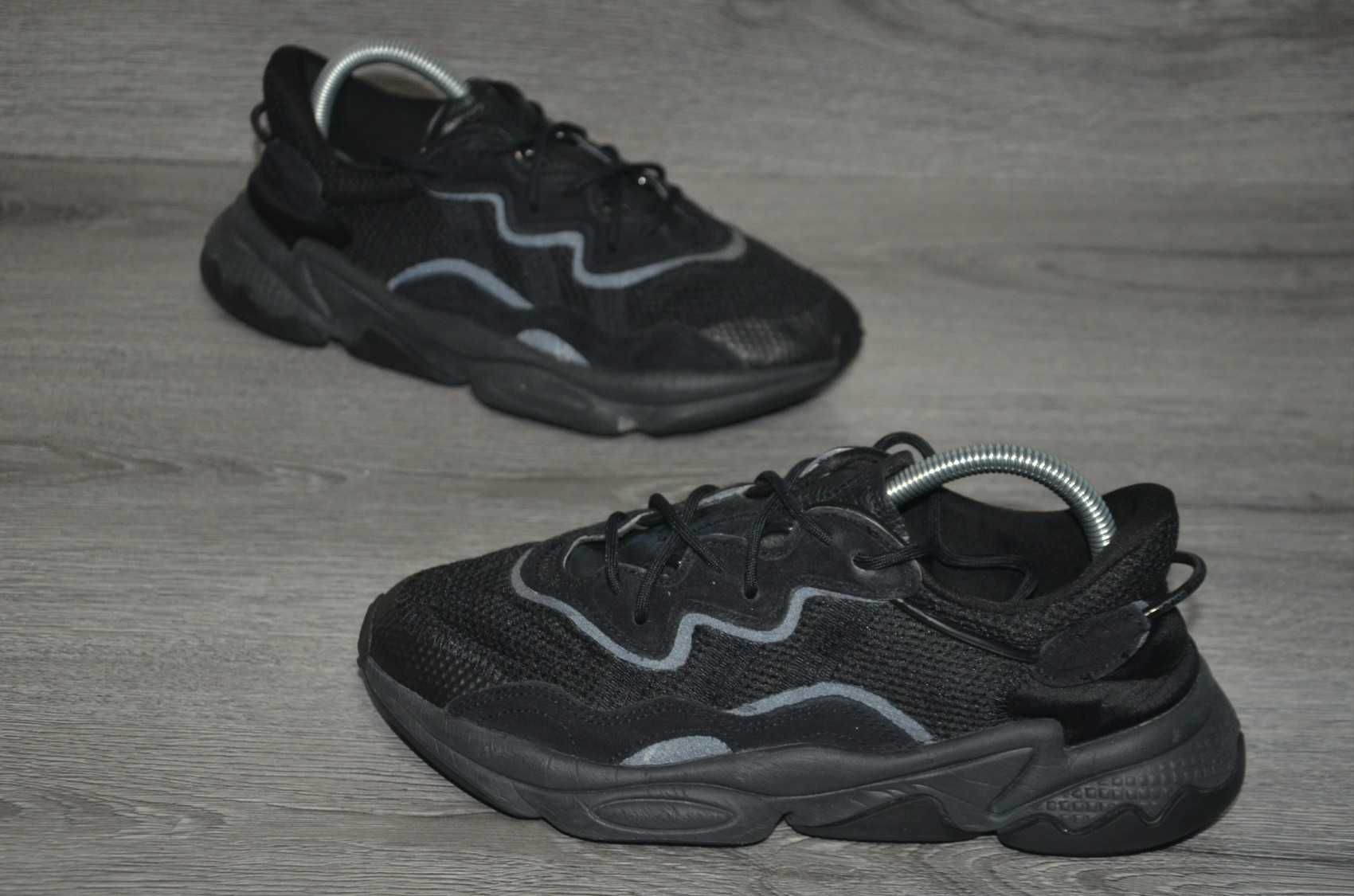 Продам кросівки ФІРМА Adidas Ozweego