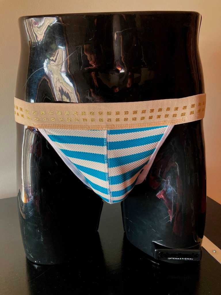 Jockstrap, fio dental, cuecas e boxers para homem
