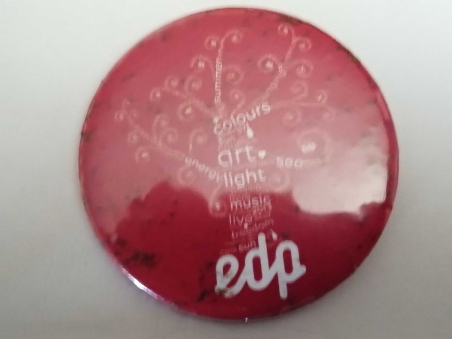 Crachats/pins esmaltados com alfinete de dama atrás