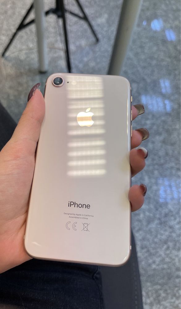 iPhone 8 64Gb z opakowaniem