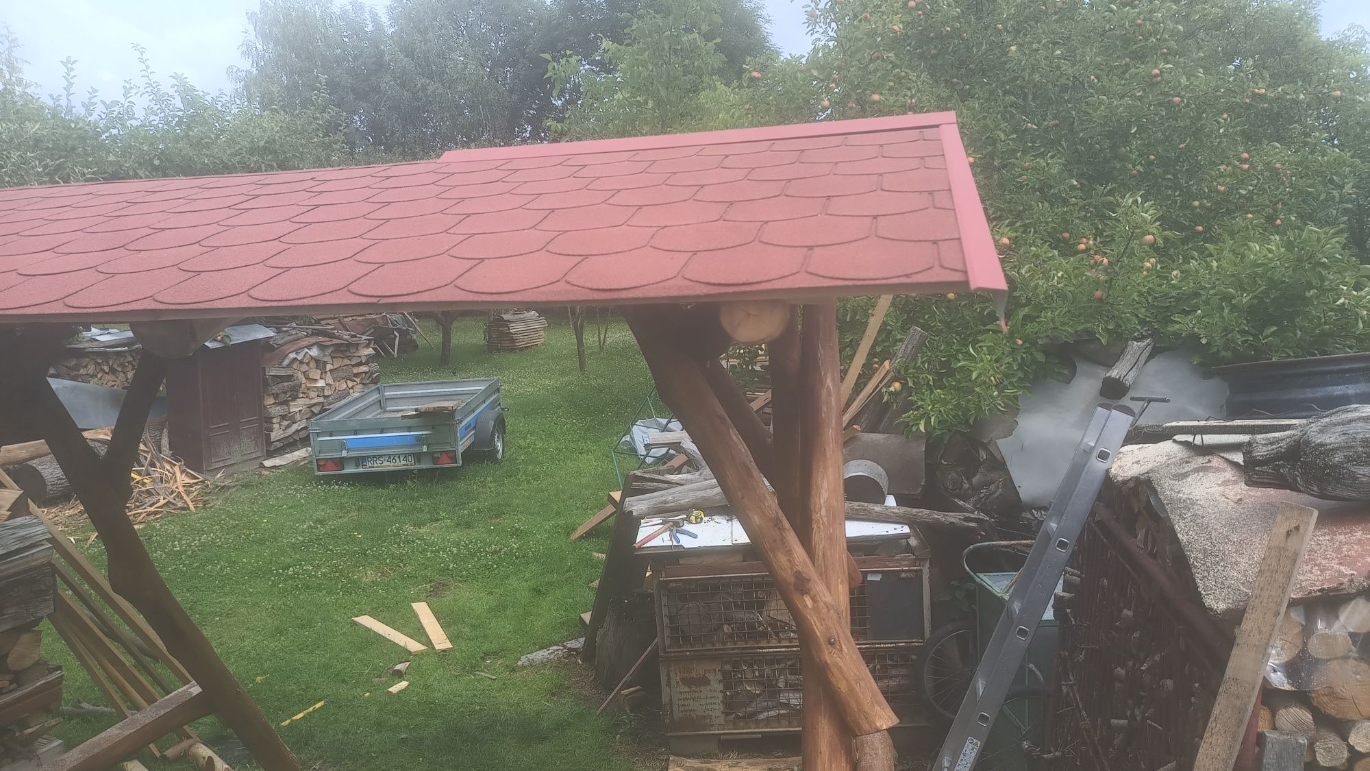Huśtawka ogrodowa z dachem