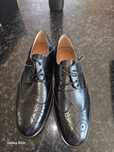 Sapatos pele pretos novos sem eticheta elegantes