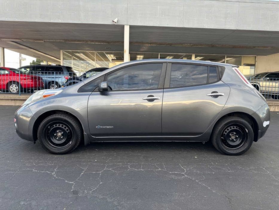 Nissan LEAF SL      2014