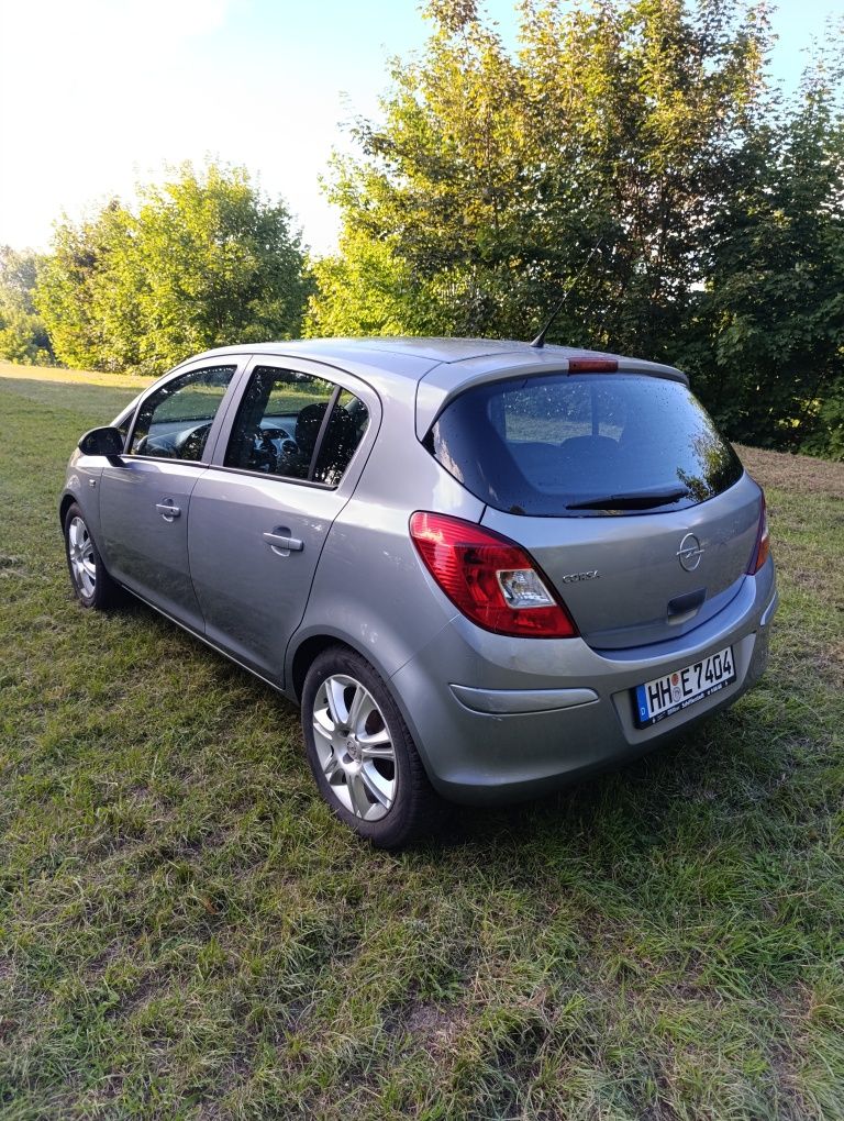 Opel Corsa D 1.2 Benz Klima 5 drzwi niski przebieg