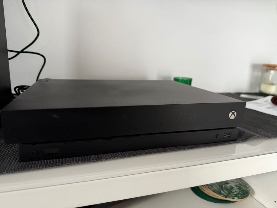 Konsola Xbox One X 1TB