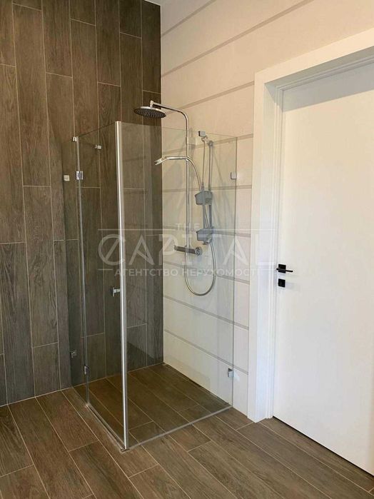 Шикарний та комфортний будинок у стилі "HIGH TECH" в Стоянці