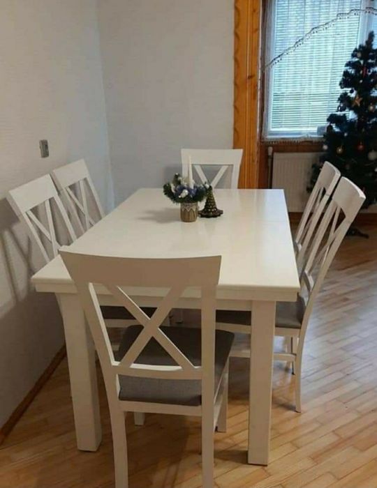 Столи та Стильци