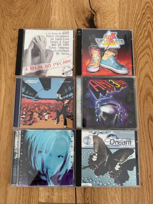 Vários CDs e cassetes originais , preço pelo conjunto