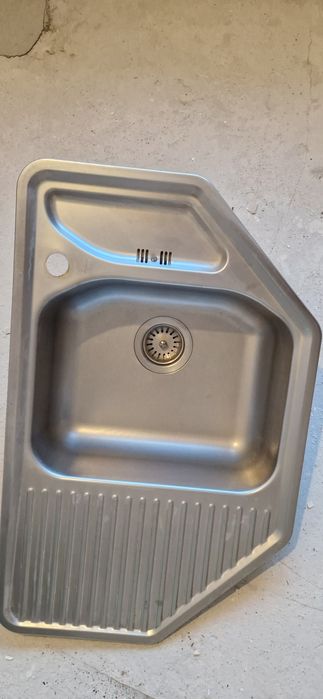 Zlew jednokomorowy narozny