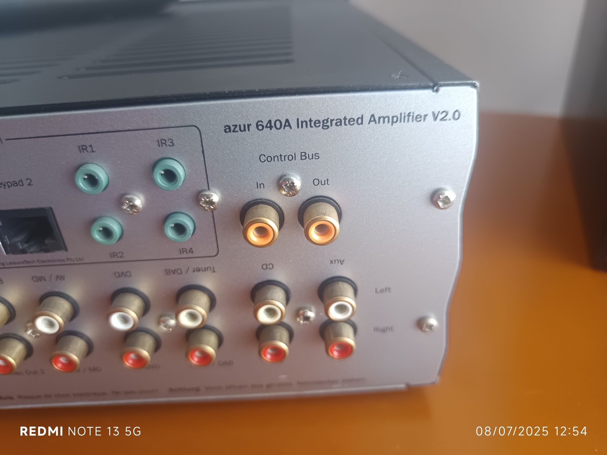 Amplificador stereo Cambridge Audio Azur 640A com comando original