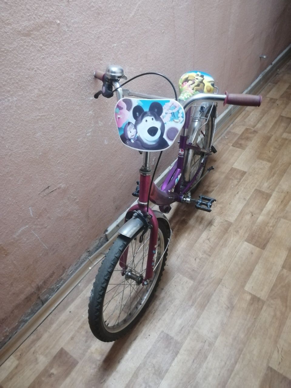 Детский велосипед на ходу