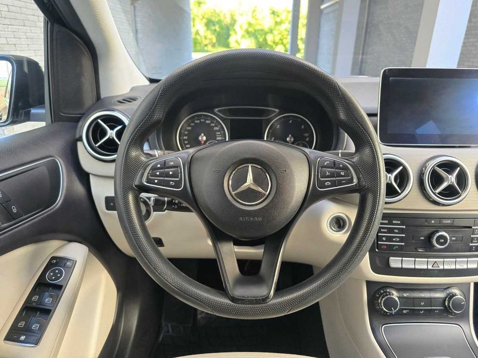 Продам  Mercedes-Benz B-Class 2016. Можна в розстрочку, під викуп.