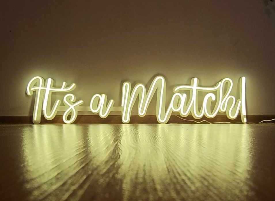 Napis Neon It's a Match Ledon LOVE Fotolustro miny dymne