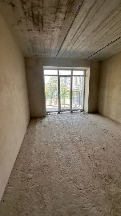 Продаж 3 км квартири в чудовій локації поруч з озером