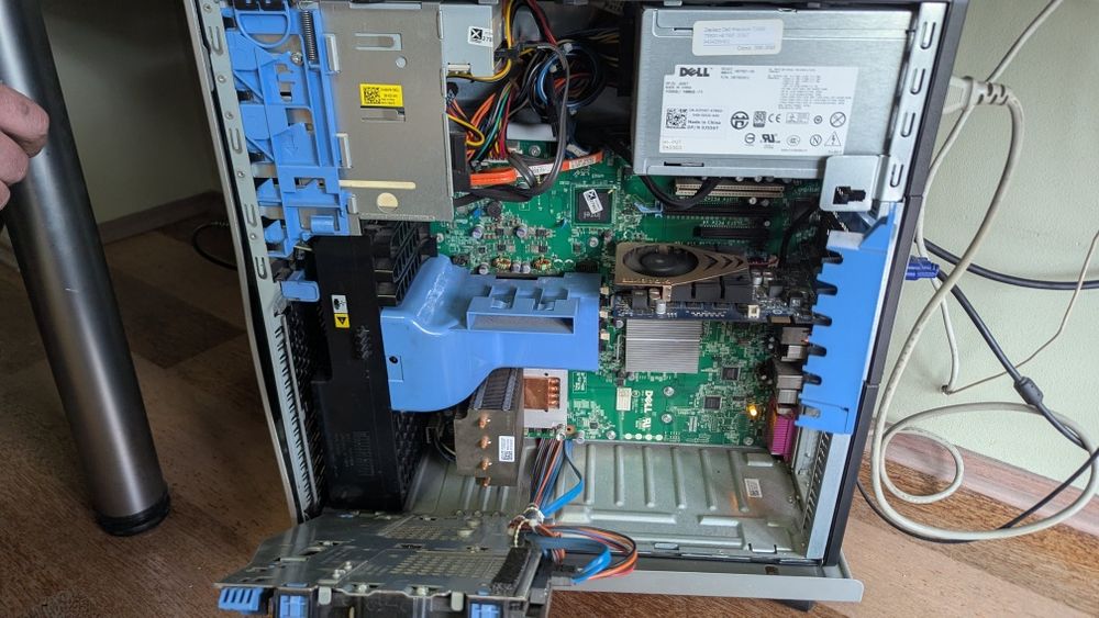 Komputer stacjonarny Dell Precision T3500 - Workstation do pracy i nau