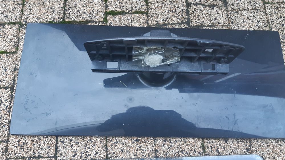 Podstawa, noga, stopa do telewizora