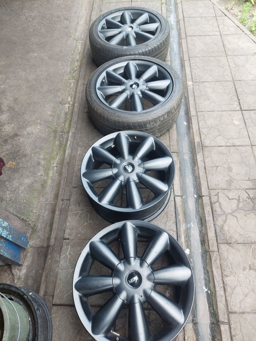 Диски Мини Купер. Mini Cooper. 5/120/R18. Et52. J7,5. Dia72,5.
 
Подр