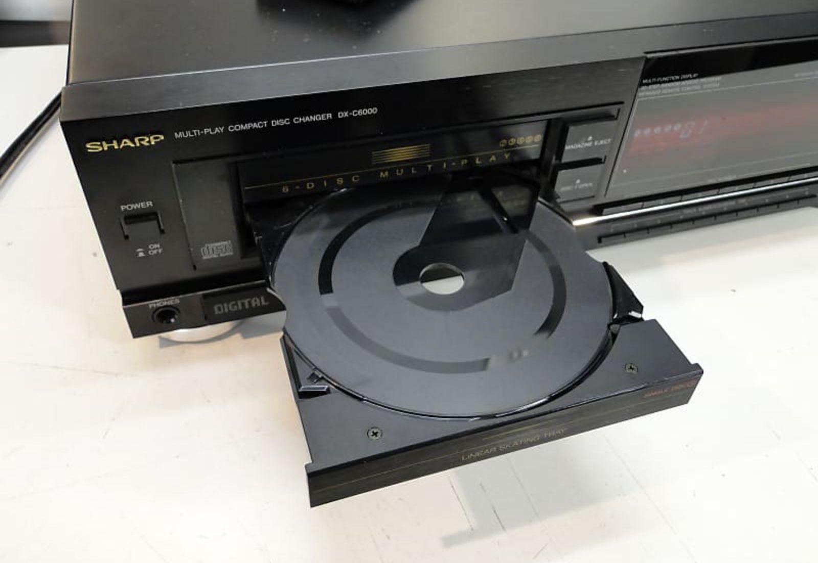 SHARP DX C 6000 Проигрыватель CD дисков.