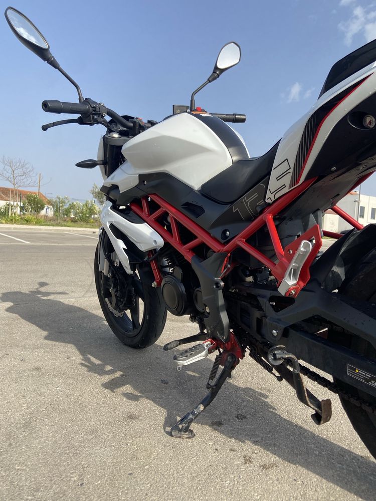 Benelli BN125 23