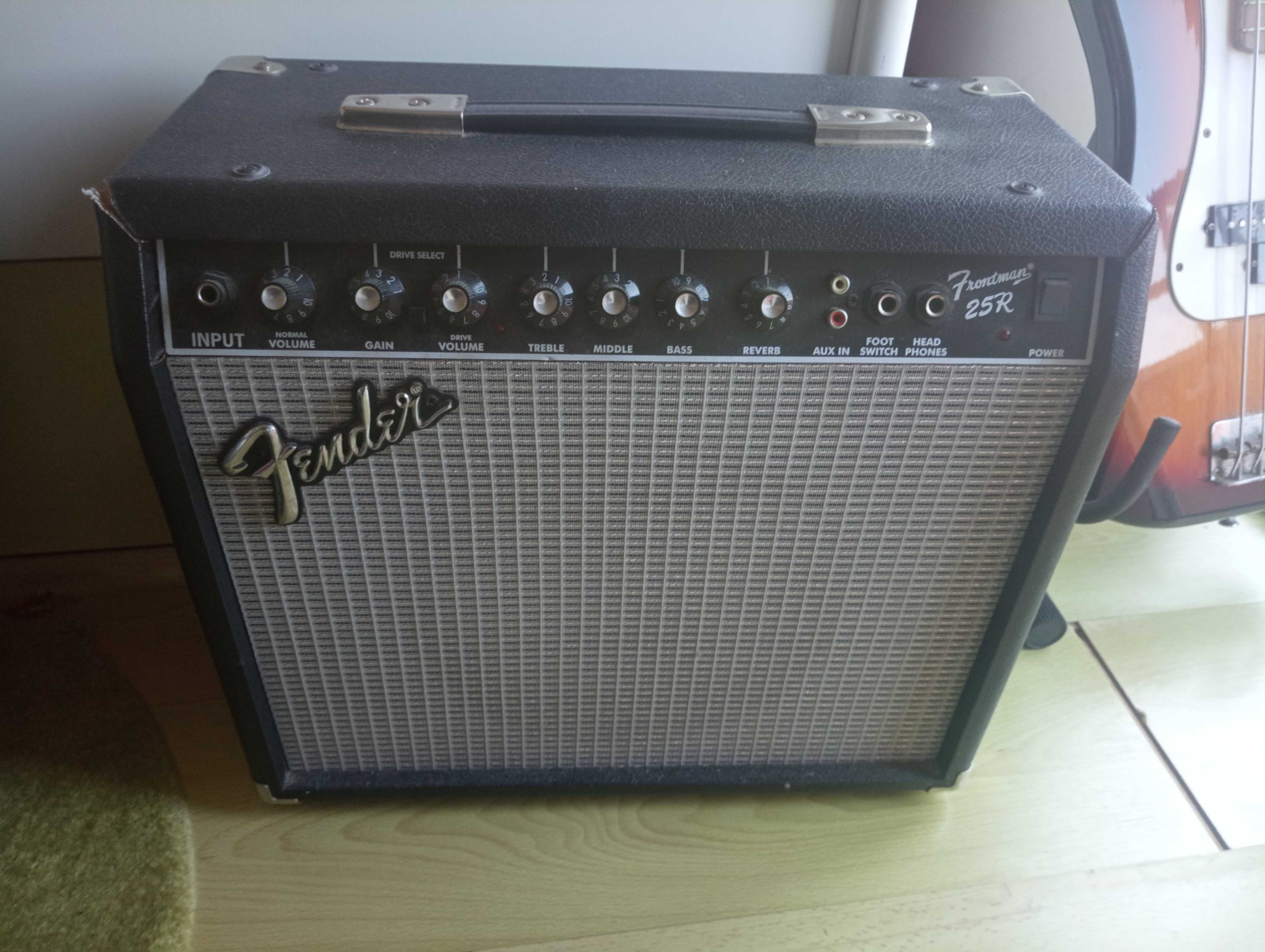 Amplificador Fender 25R