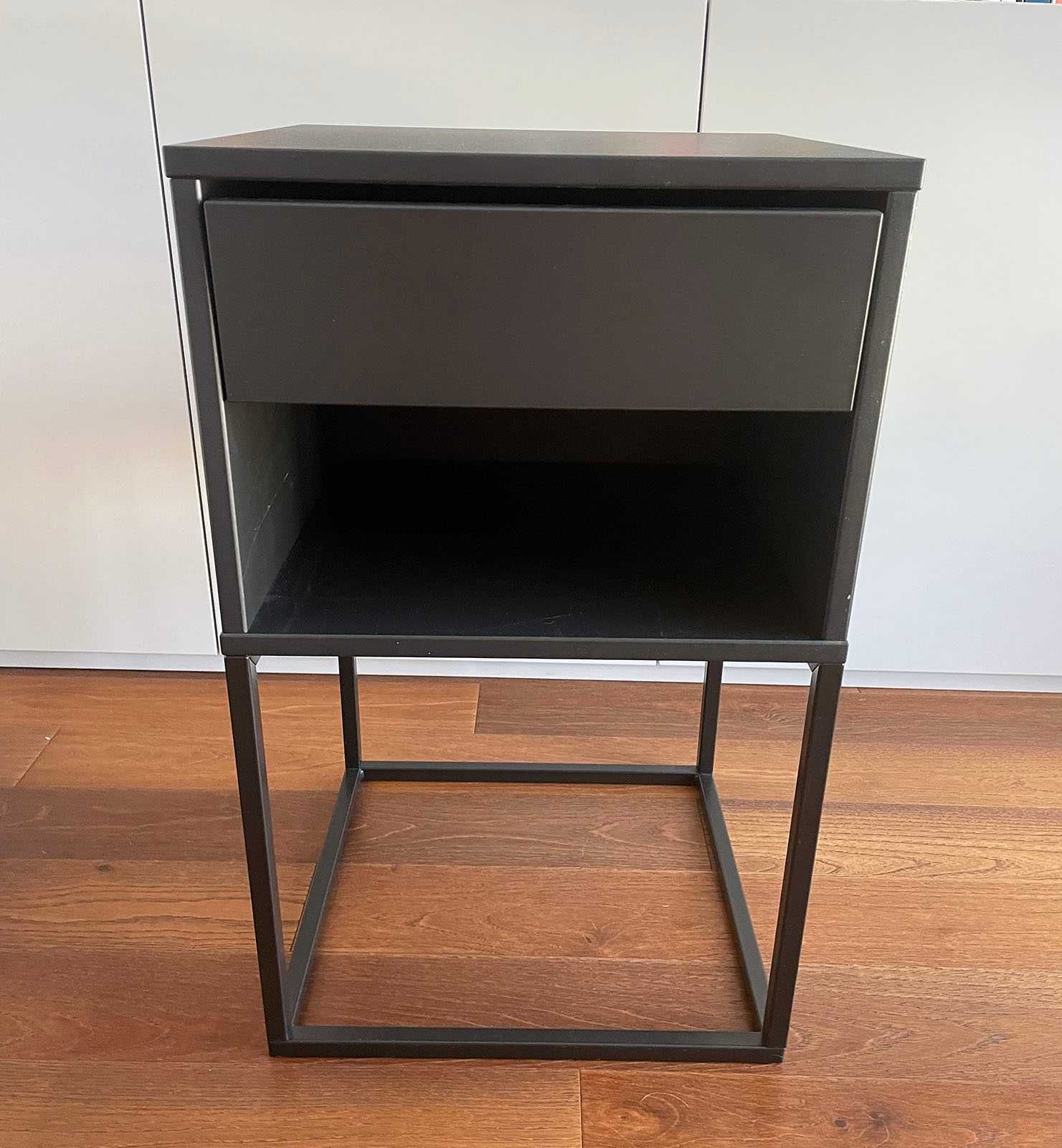 Stolik Szafka Nocna IKEA Vikhammer Czarny