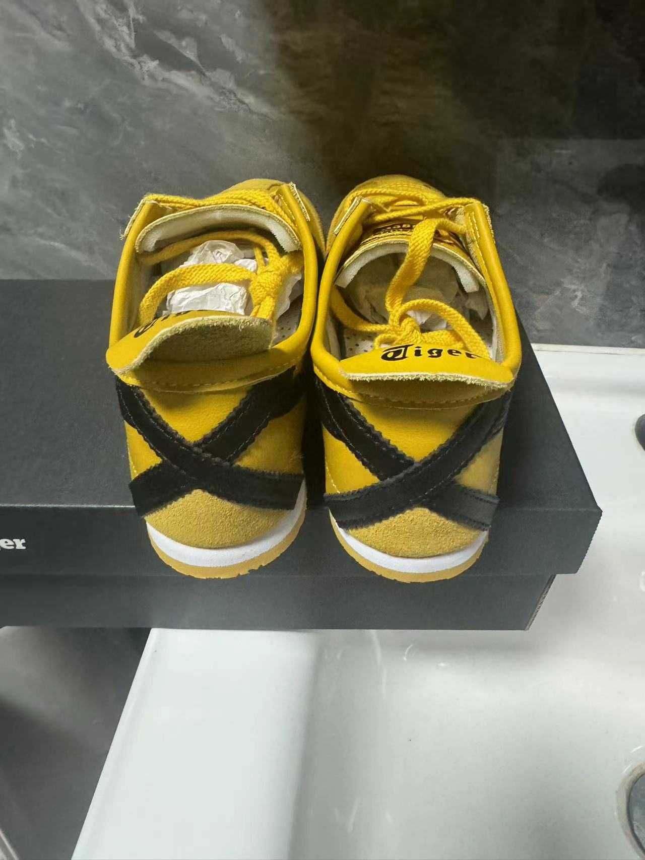 onitsuka tiger 40