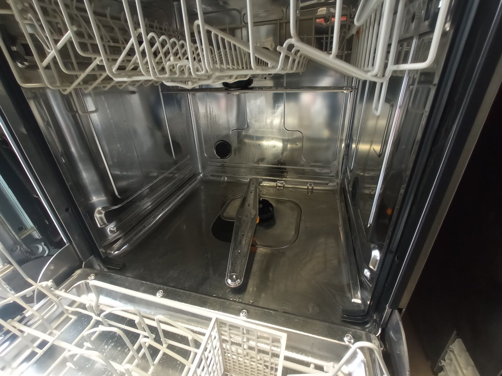Посудомийна машина професійна