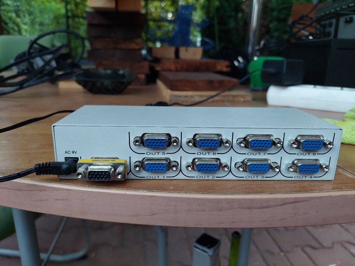Rozdzielacz / Splitter Manhattan T-MSV108WS14 VGA 1/8