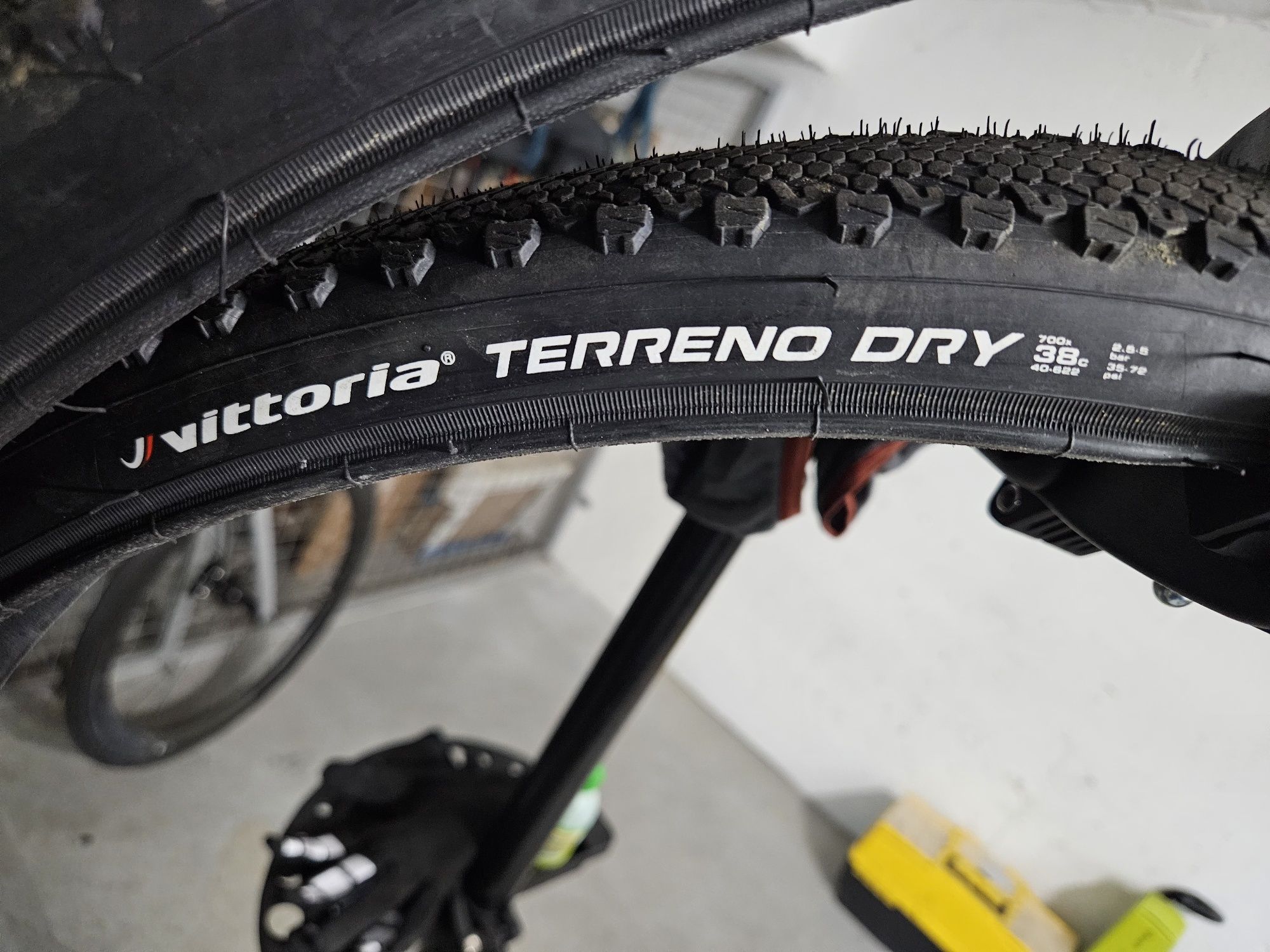 Par de pneus gravel