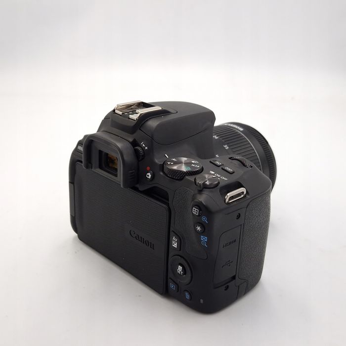 Lustrzanka canon eos 250d 18-55 stm