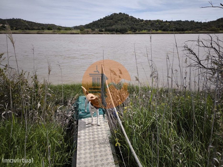 Terreno Com 1.360 M2 - Com Furo - Água E Eletricidade - Junto Ao Ri...