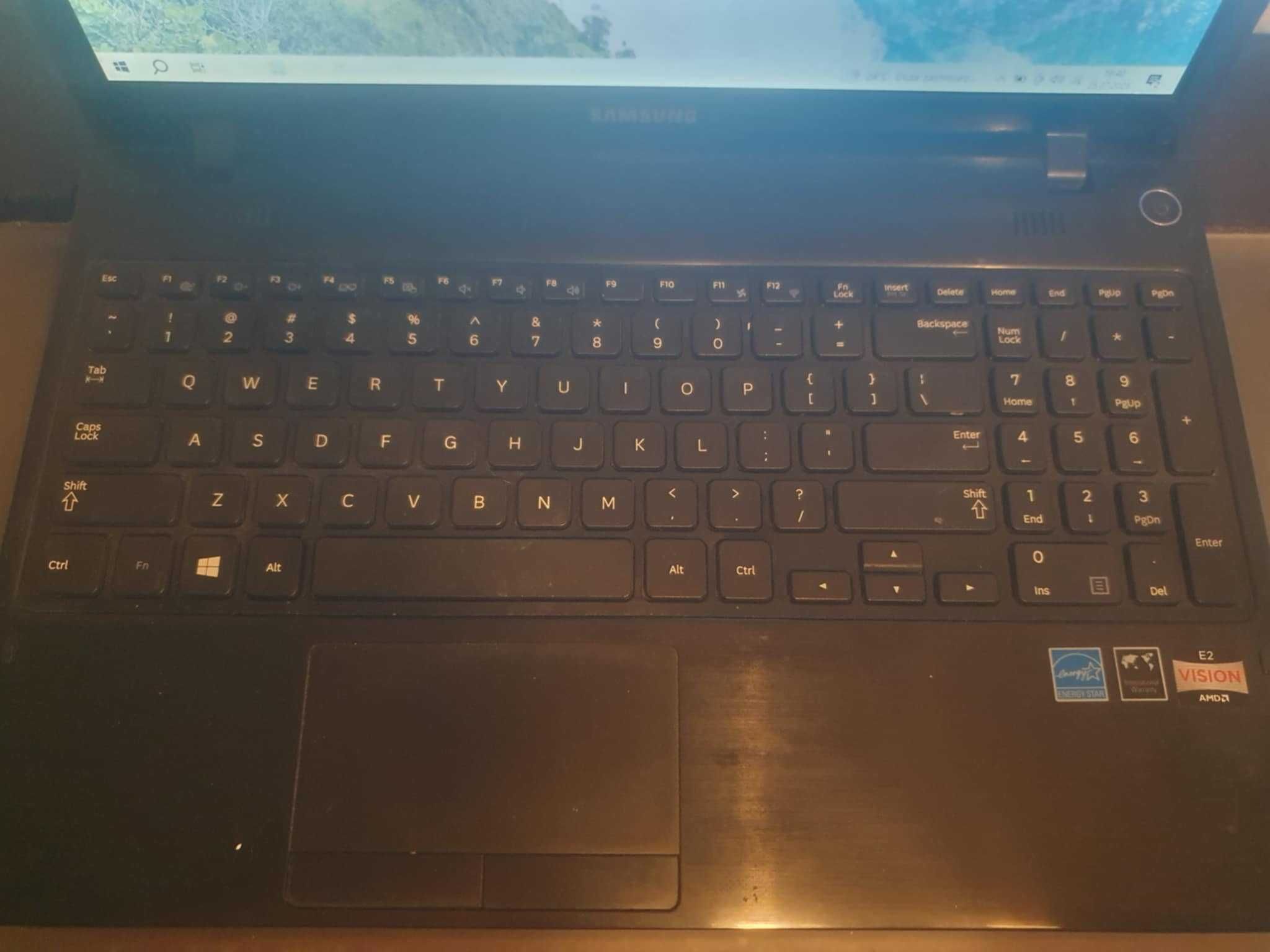 Sprzedam laptop Samsung NP55E
