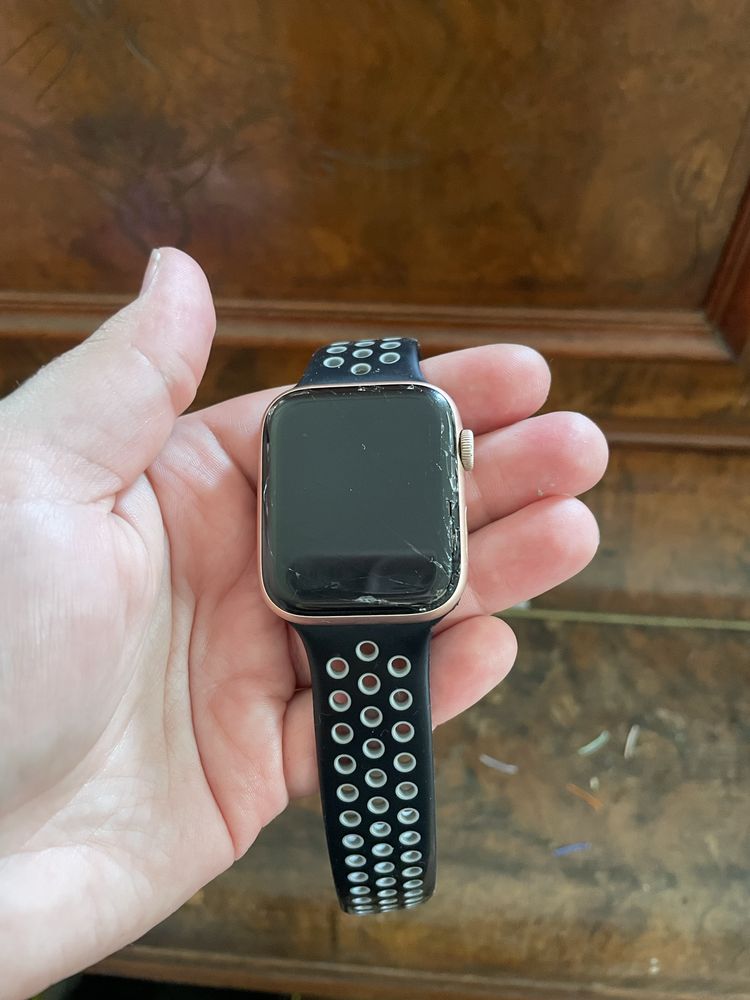 Часы apple watch 4 44mm