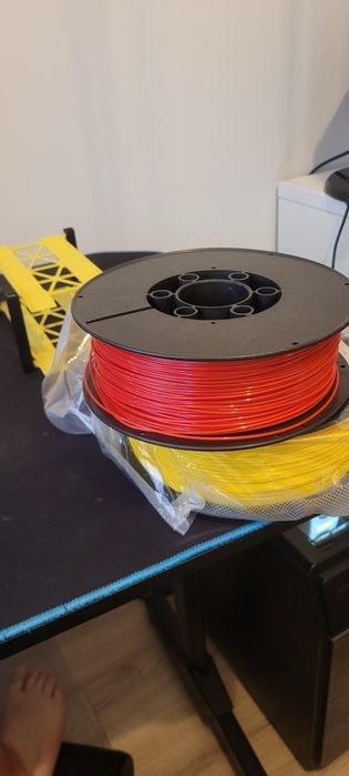 Filament  3d żółty  i cerwony
