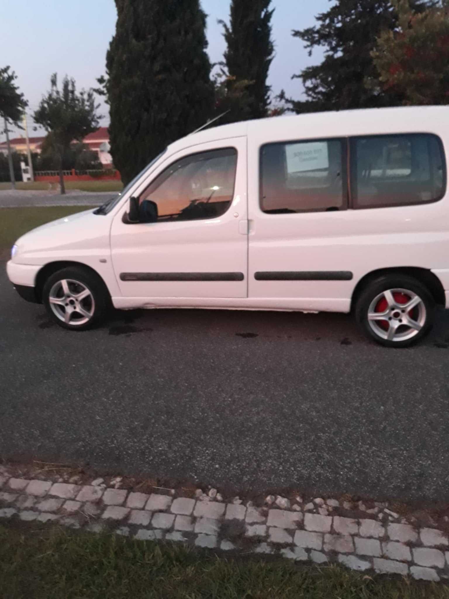 Carros usados  muito estimado bom estado