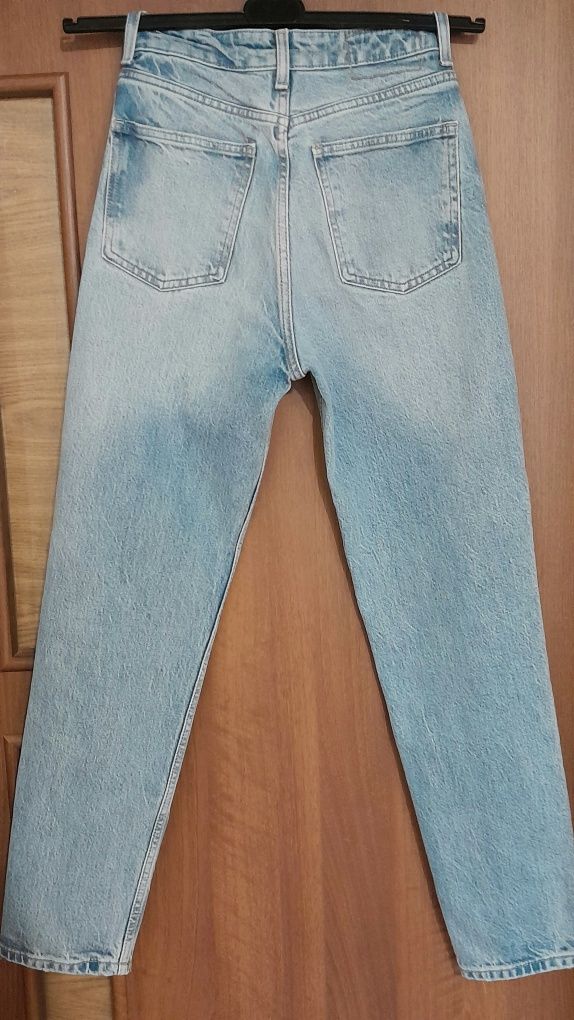 Класні блакитні джинси Zara на xs s