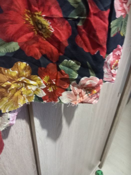 Spódnica w kolorowe kwiaty