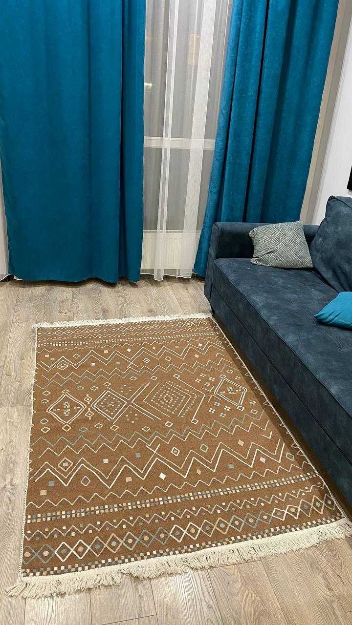 Коричневий килим, двосторонній, турецький, безворсовий