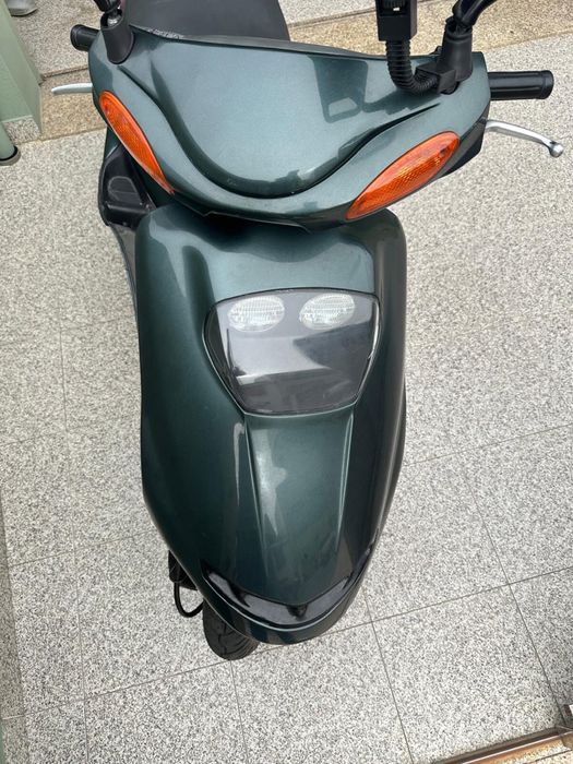 Moto verde kymco