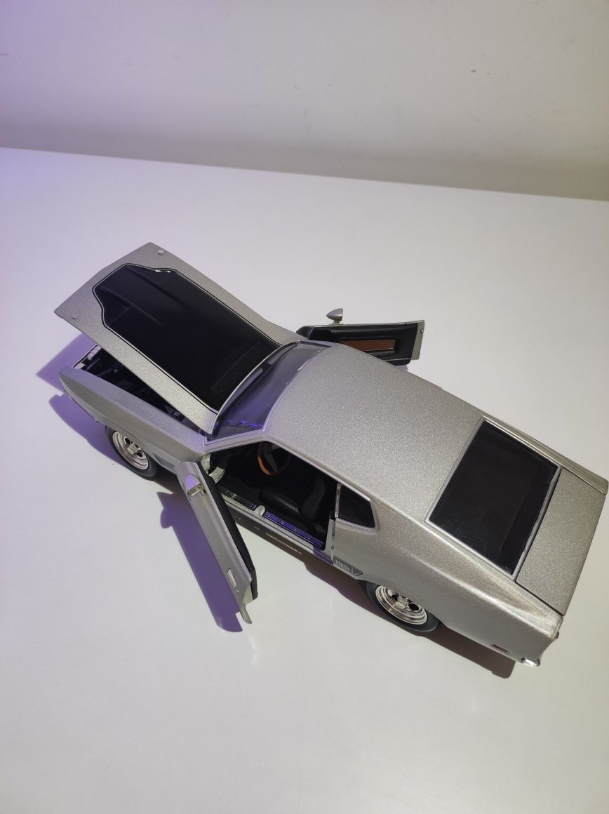 Ford Mustang Mach 1 1:18 ERTL