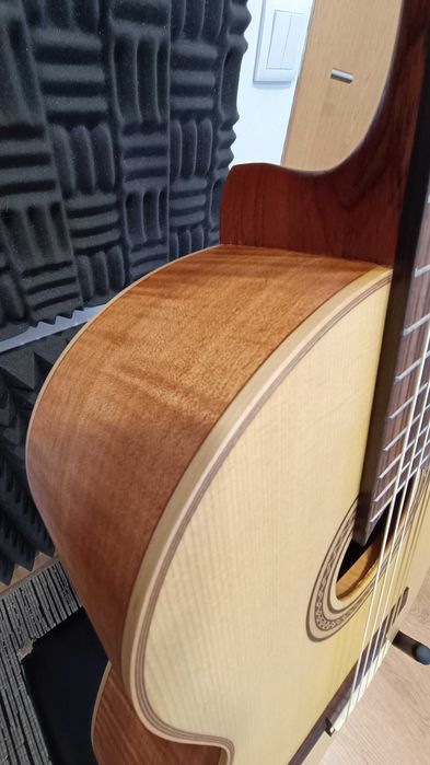 Guitarra "La Mancha" modelo "Rubi SMX" (Nova)