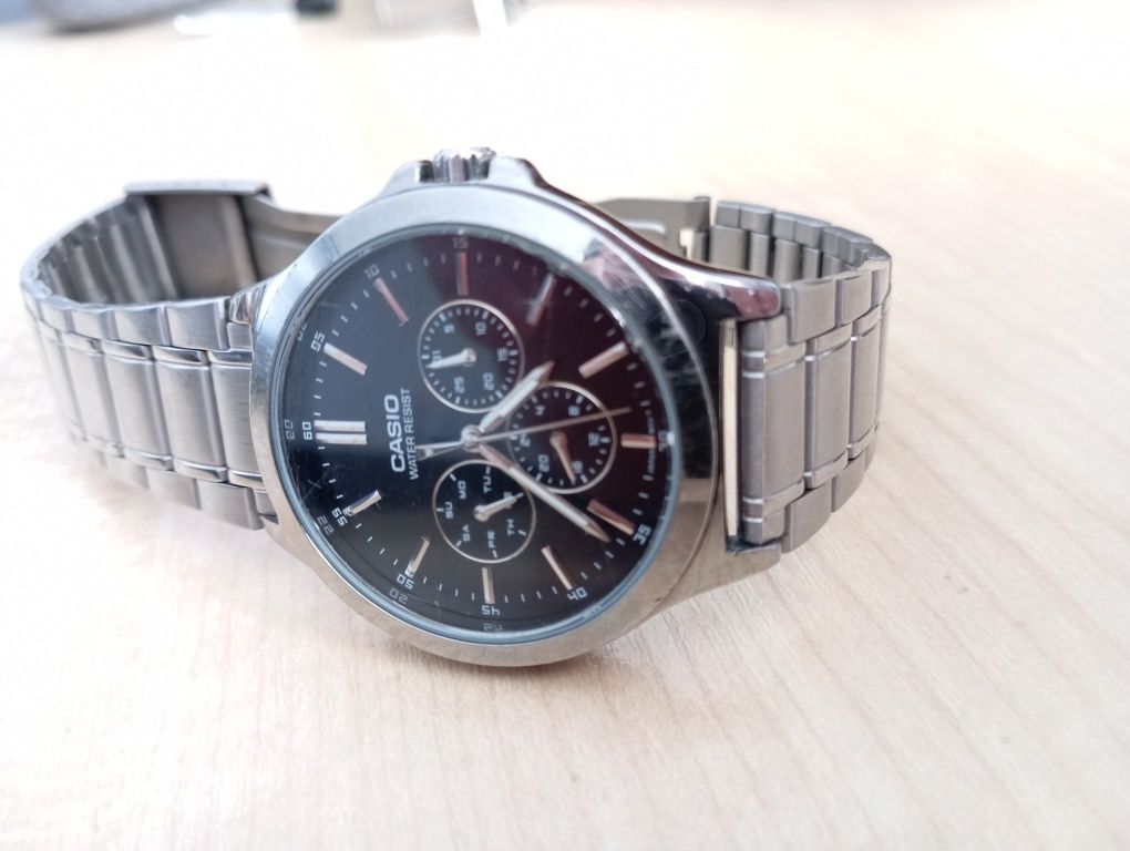 Чоловічий кварцовий наручний годинник CASIO MTP-V300D-1AUDF Срібло\чор