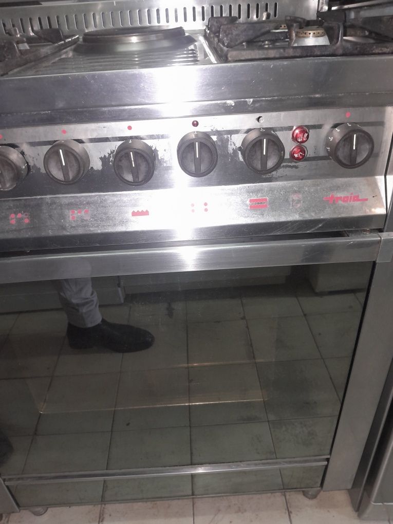 Fogao troia semi- industrial inox 180€