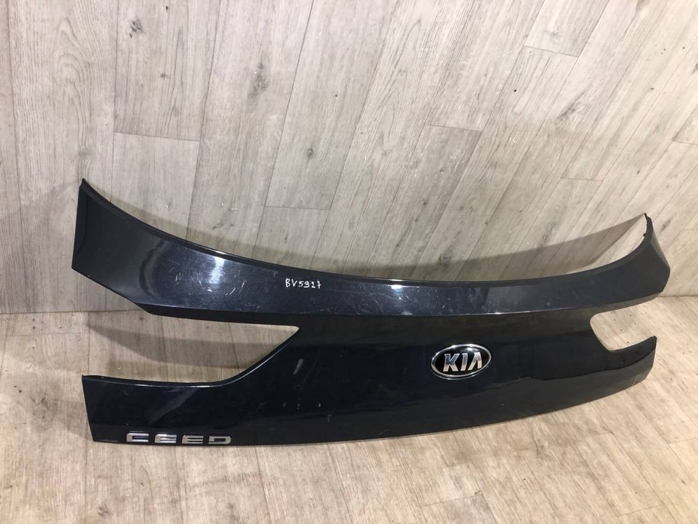 Крышка багажника Kia Ceed 3 ( 2018 - 2021 г.) накладка ляда